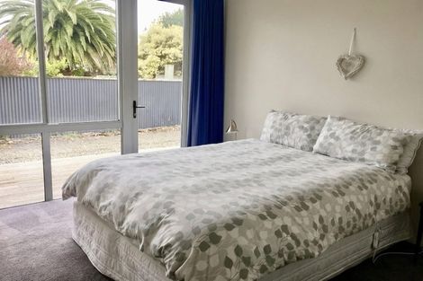 Photo of property in 6 Hohiria Street, Waikanae Beach, Waikanae, 5036