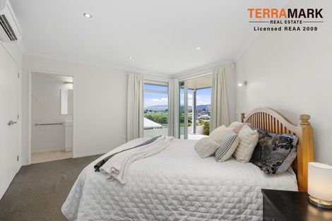 Photo of property in 2 Metzenthin Close, Raumati South, Paraparaumu, 5032