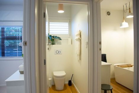 Photo of property in 2/246 Lake Road, Hauraki, Auckland, 0622