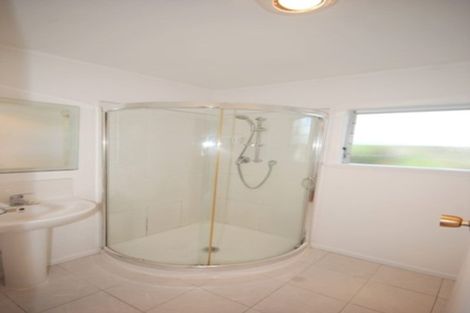 Photo of property in 1 Renata Crescent, Te Atatu Peninsula, Auckland, 0610