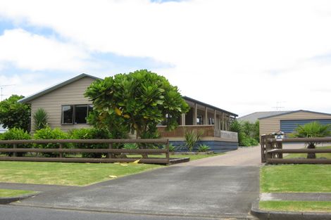 Photo of property in 5 Puriri Road, Pukekohe, 2120