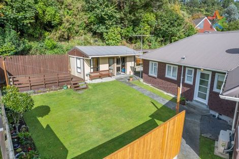 Photo of property in 74 Hine Road, Wainuiomata, Lower Hutt, 5014