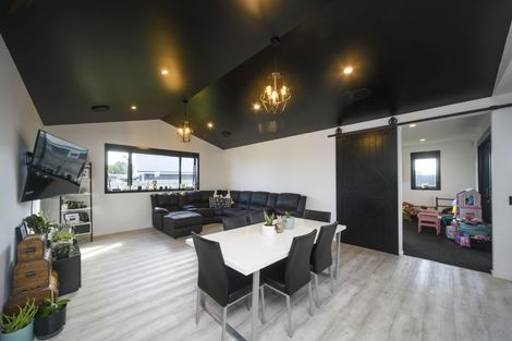 Photo of property in 14 Huffington Place, Feilding, 4702