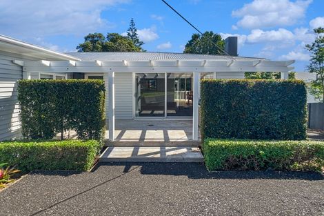 Photo of property in 222 Don Buck Road, Massey, Auckland, 0614