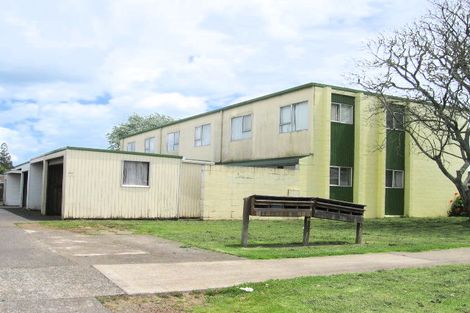 Photo of property in 2/39 Kenderdine Road, Papatoetoe, Auckland, 2025