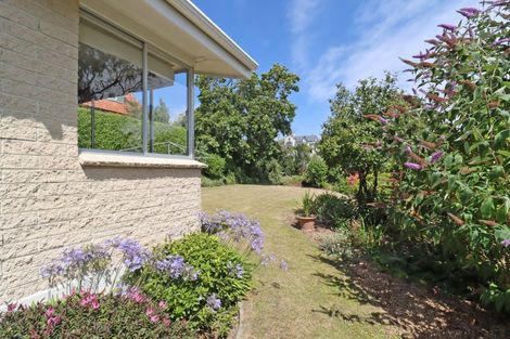 Photo of property in 16 Ure Street, South Hill, Oamaru, 9400