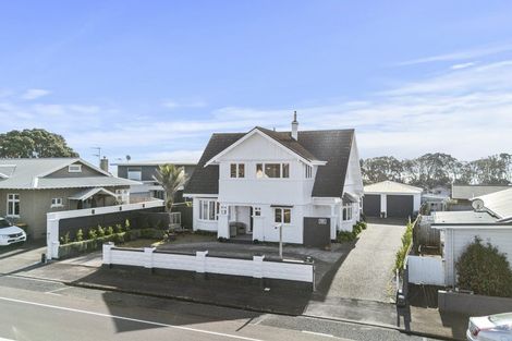 Photo of property in 244 Saint Aubyn Street, New Plymouth, 4310