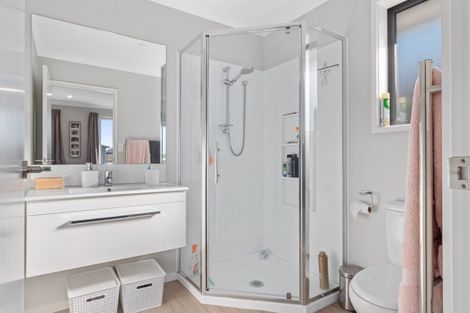 Photo of property in 3 Tamapahore Boulevard, Papamoa Beach, Papamoa, 3118