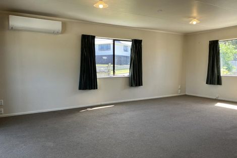 Photo of property in 8 Tahurangi Place, Spotswood, New Plymouth, 4310