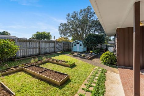 Photo of property in 1/3 Tyrian Close, Half Moon Bay, Auckland, 2012
