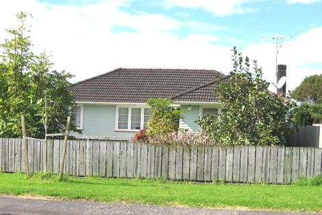 Photo of property in 25 Kervil Avenue, Te Atatu Peninsula, Auckland, 0610