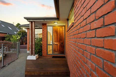 Photo of property in 10 Courtfield Close, Parklands, Christchurch, 8083
