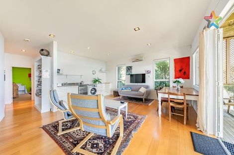 Photo of property in 29a Totara Street, Eastbourne, Lower Hutt, 5013