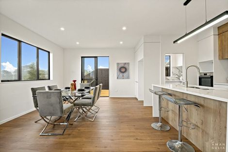 Photo of property in 15 Mara Way, Sunnyvale, Auckland, 0612