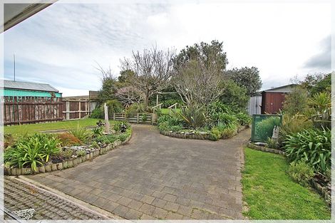 Photo of property in 65 Thomas Place, Foxton Beach, Foxton, 4815