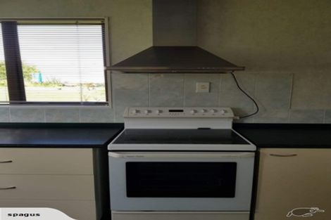 Photo of property in 22 Clay Road, Levin, 5572