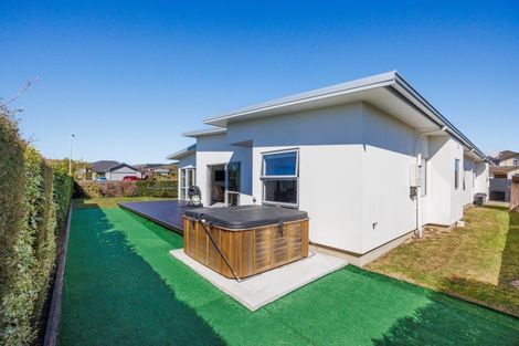 Photo of property in 1 Silicon Way, Fitzherbert, Palmerston North, 4410