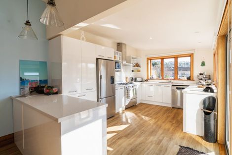 Photo of property in 180 Victoria Road, Saint Clair, Dunedin, 9012