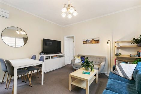 Photo of property in 84 Rolleston Street, Mount Cook, Wellington, 6021