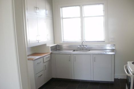 Photo of property in 11 Anzac Avenue, Onekawa, Napier, 4110