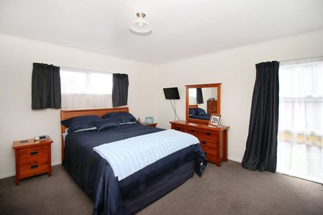 Photo of property in 24 Chelwood Street, Takaro, Palmerston North, 4412