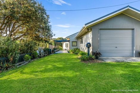 Photo of property in 5 Ocean View Terrace, Baylys Beach, Dargaville, 0377
