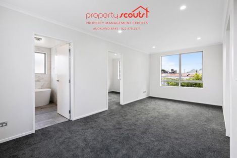 Photo of property in 103 Beach Haven Road, Beach Haven, Auckland, 0626