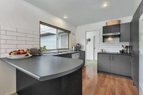 Photo of property in 2/143a Mokoia Road, Birkenhead, Auckland, 0626