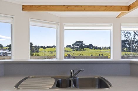 Photo of property in 2/13 Chatswood Grove, Fitzroy, New Plymouth, 4312