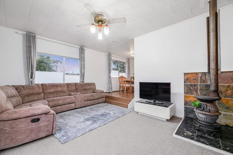 Photo of property in 72 Reynella Drive, Massey, Auckland, 0614