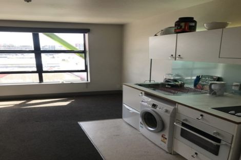 Photo of property in Urbane Apartments, 15/29 Webb Street, Mount Cook, Wellington, 6011