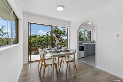 Photo of property in 2/12 Hollyhock Place, Browns Bay, Auckland, 0630