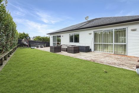 Photo of property in 49 South Kensington Way, Henderson, Auckland, 0612