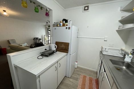 Photo of property in 2/4 Derby Street, Mount Victoria, Wellington, 6011