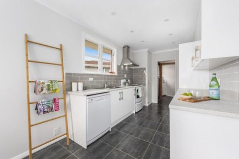 Photo of property in 9 Oregon Drive, Maoribank, Upper Hutt, 5018
