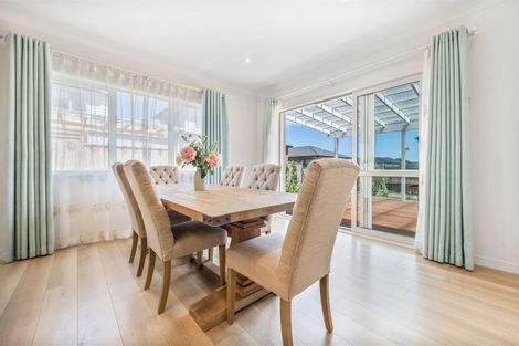 Photo of property in 25 Casheltown Way, Flat Bush, Auckland, 2019