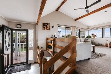 Photo of property in 103 Harbour View Road, Omokoroa, 3114