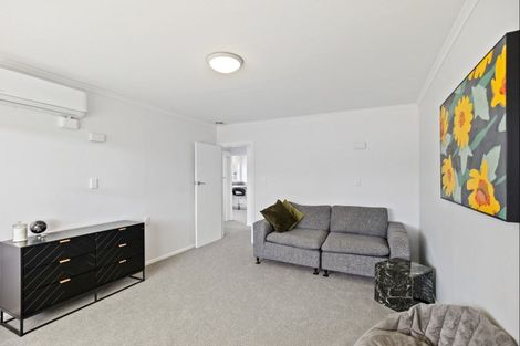 Photo of property in 6 Ely Place, Levin, 5510