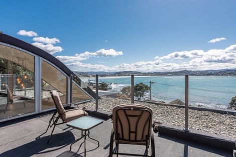 Photo of property in 314a Queens Drive, Lyall Bay, Wellington, 6022