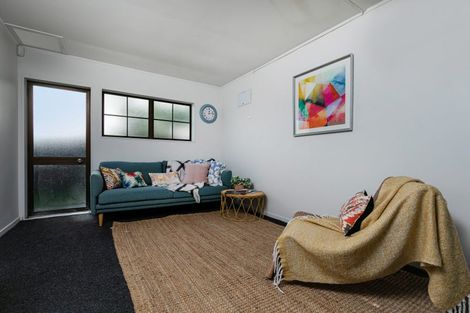 Photo of property in 1/4227 Great North Road, Glendene, Auckland, 0602
