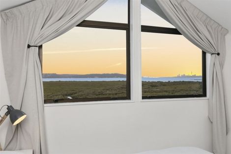 Photo of property in 44 Rewarewa Road, Te Atatu Peninsula, Auckland, 0610