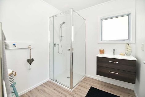 Photo of property in 1/70 Florence Avenue, Orewa, 0931