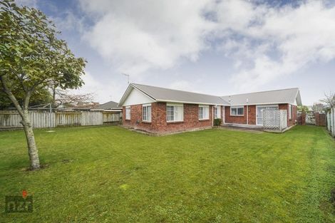 Photo of property in 5 Rosebank Avenue, Kelvin Grove, Palmerston North, 4414