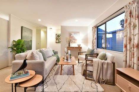 Photo of property in 5a Lillian Place, Orewa, 0931