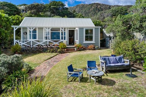 Photo of property in 34 The Parade, Paekakariki, 5034