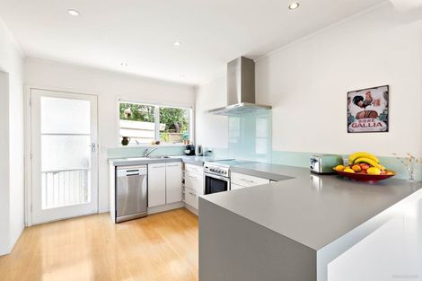 Photo of property in 43 Holt Avenue, Torbay, Auckland, 0630