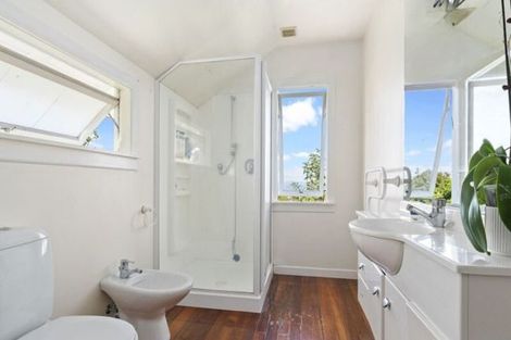 Photo of property in 6 Grendon Road, Titirangi, Auckland, 0604