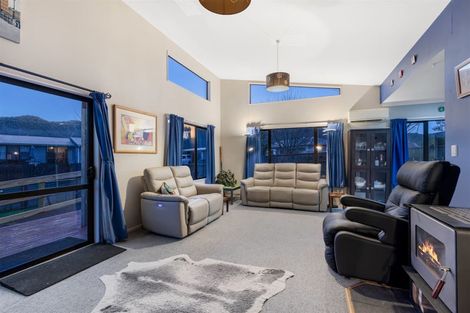 Photo of property in 35 Grimsby Grove, Wainuiomata, Lower Hutt, 5014