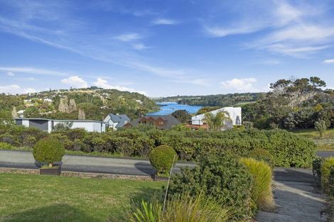 Photo of property in 15 Matheson Road, Red Beach, 0932