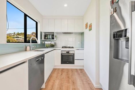 Photo of property in 4 William Bayes Place, Red Beach, 0932